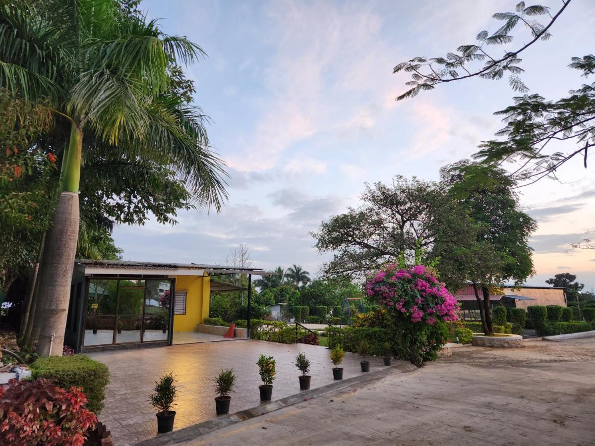 Hillrock Resort & Villas, Neral-Karjat Zewnętrze zdjęcie