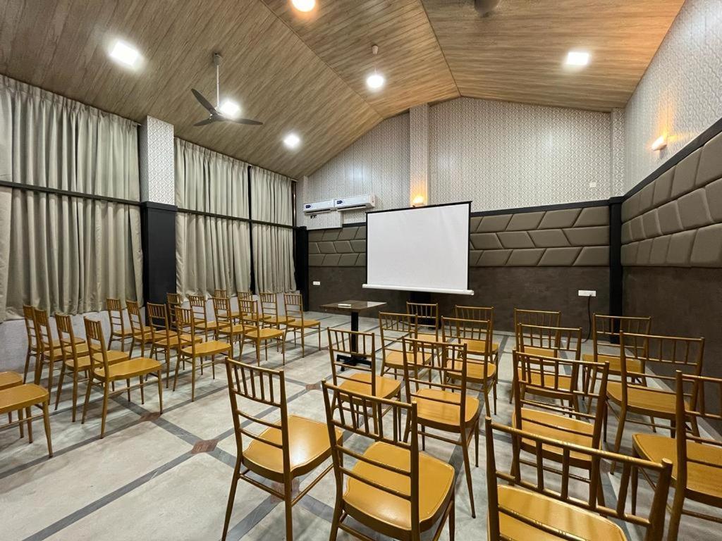 Hillrock Resort & Villas, Neral-Karjat Zewnętrze zdjęcie